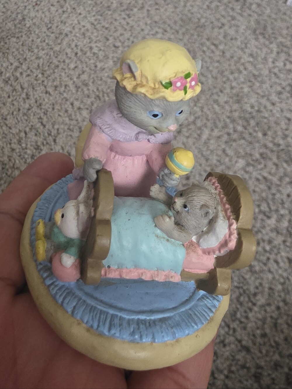 Russ Mother  Cat  Figurine in Pink, Blue, Yellow and Cream